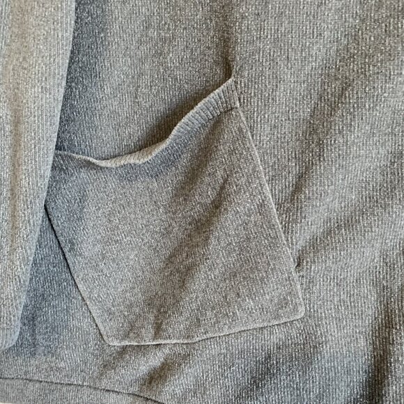 Barefoot Dreams Boxy Cardigan Sweater Medium CozyChic Gray Button Up Oversized - Picture 3 of 10